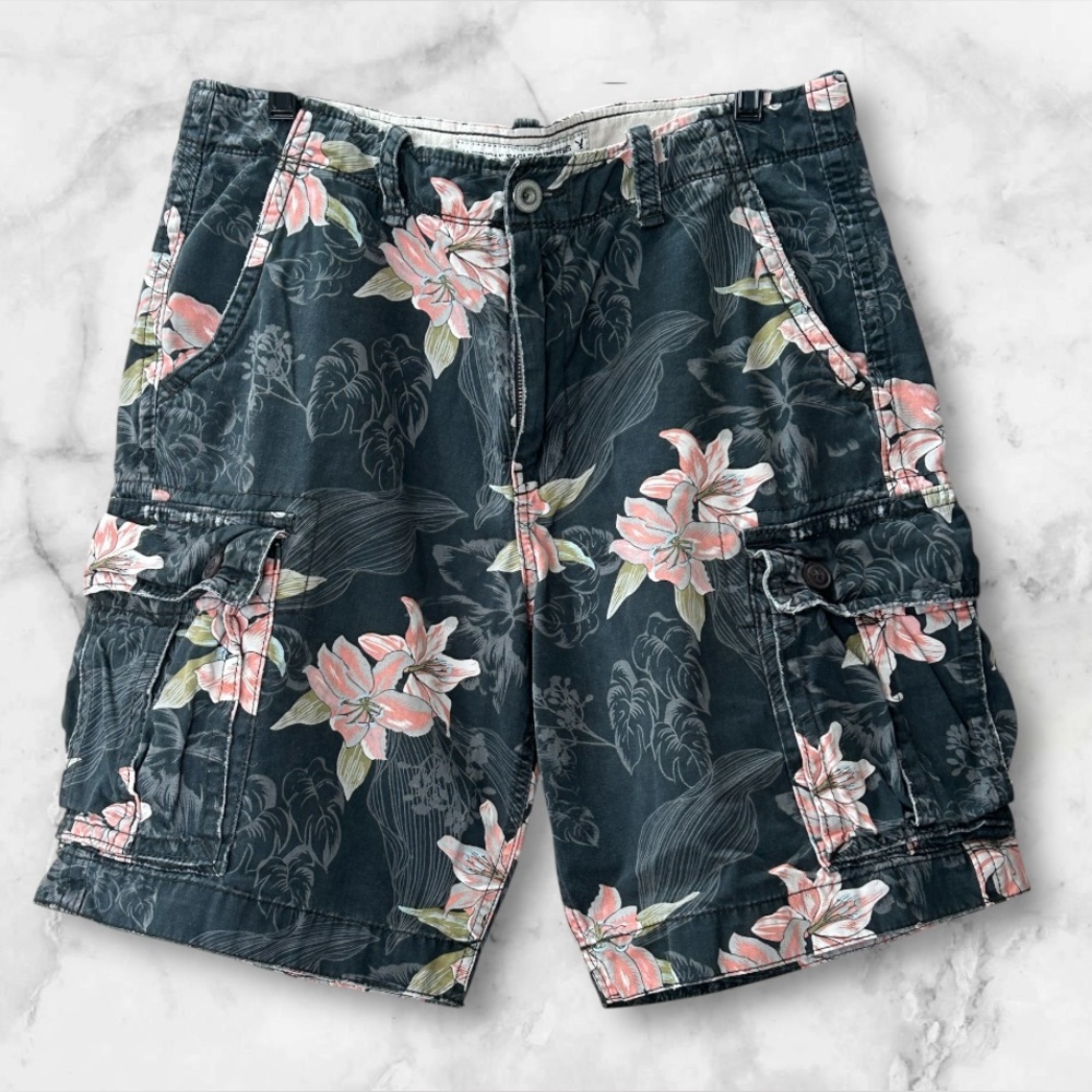 American Eagle Tropical Camo Cargo Classic Chino Shorts Floral Beach Size 34 - Picture 2 of 9
